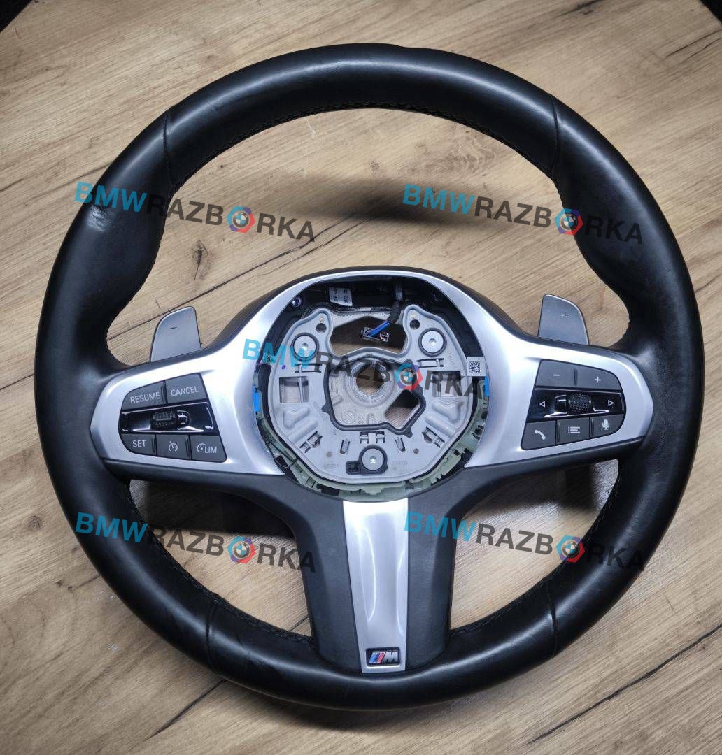 руль BMW 1 серия F40 2020, 2.0 л., B48A20E, бензин, АКПП, белый, хетчбэк 5 дв., полный привод