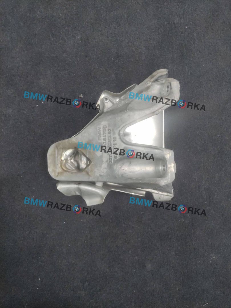 кронштейн двигателя BMW X5 F15 2014, 4.0 л., дизель, АКПП, черный, внедорожник 5 дв., 6853208