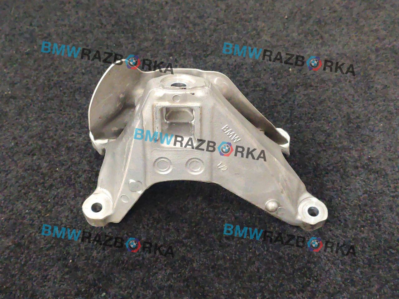 кронштейн двигателя BMW X3 M F97 2019, 3.0 л., S58B30A, бензин, АКПП, внедорожник 5 дв., полный привод, 8053492