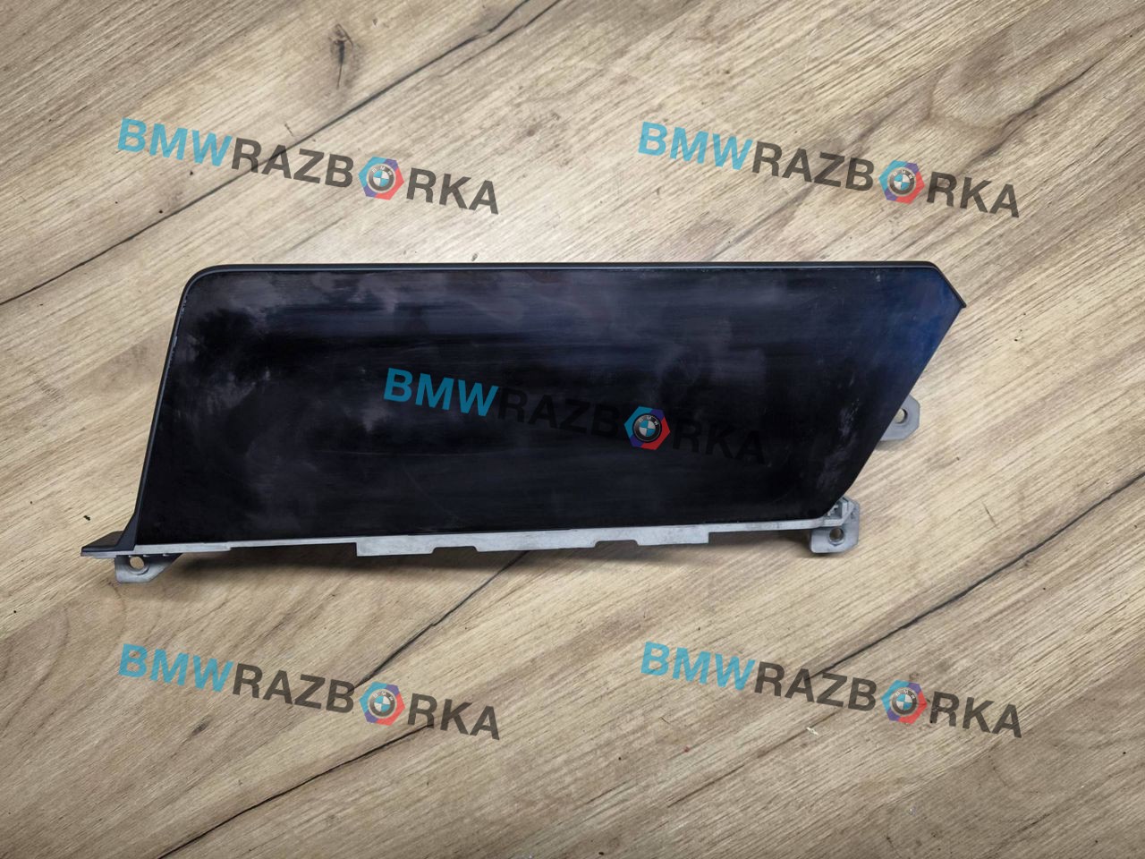 монитор мультимедиа BMW 1 серия F40 2020, 2.0 л., B48A20E, бензин, АКПП, белый, хетчбэк 5 дв., полный привод, 9826391