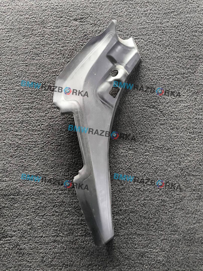 водосток крышки багажника BMW 1 серия F40 2020, 2.0 л., B48A20E, бензин, АКПП, белый, хетчбэк 5 дв., полный привод, 51137466500, 7466500