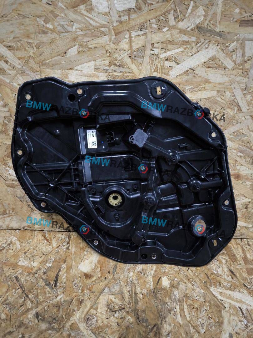 стеклоподъемник задний правый BMW 1 серия F40 2020, 2.0 л., B48A20E, бензин, АКПП, белый, хетчбэк 5 дв., полный привод, 5A02FA8