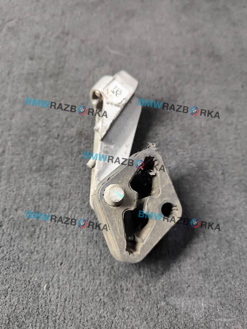 кронштейн глушителя BMW 1 серия F40 2020, 2.0 л., B48A20E, бензин, АКПП, белый, хетчбэк 5 дв., полный привод, 7933856, 18307933856