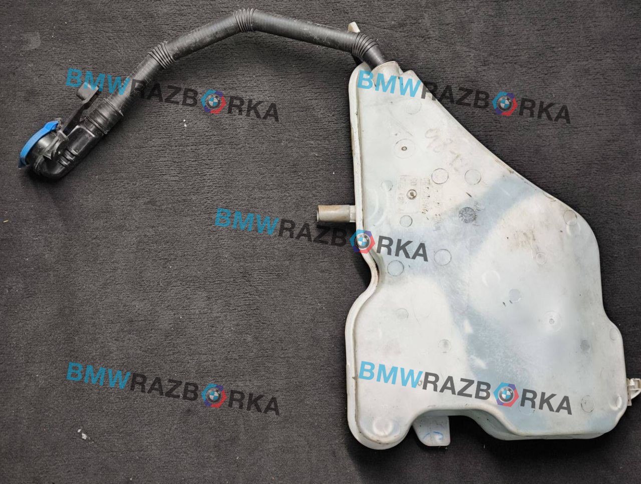 бачок омывателя BMW 2 серия G42 2022, 3.0 л., B58B30, бензин, АКПП, купе, полный привод, 7427885, 9481773