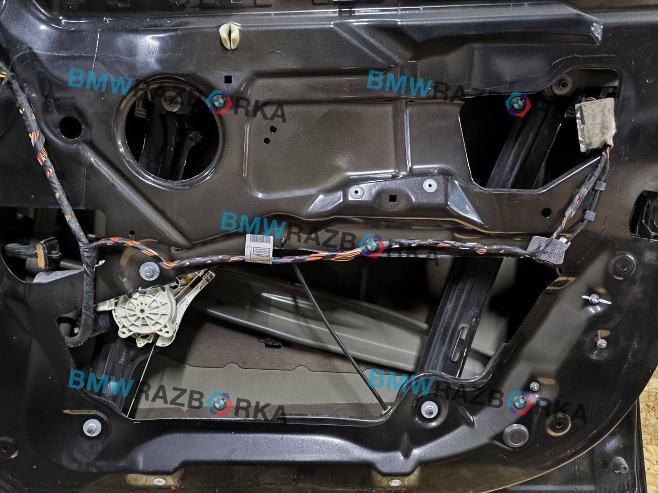 стеклоподъемник передний правый BMW X6 E71 [рестайлинг] E71 2013, 5.0 л., дизель, АКПП, 475, внедорожник 5 дв., полный привод
