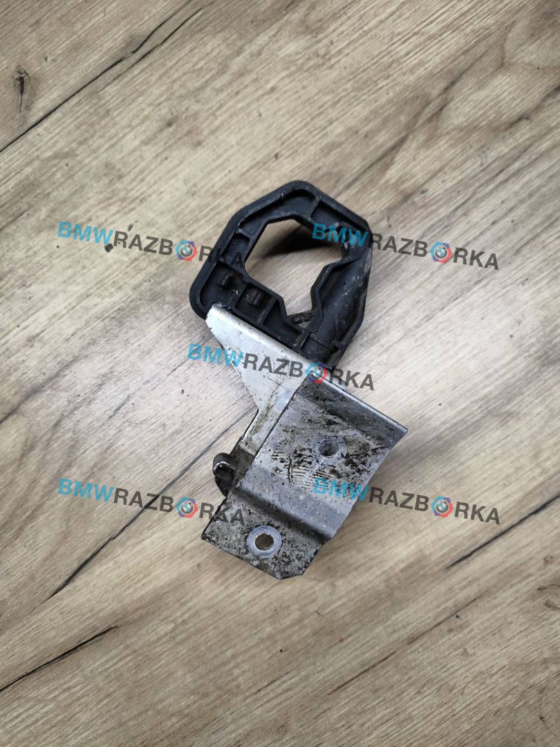 кронштейн радиатора BMW 3 серия F30/F31 [рестайлинг] F30 2016, 2.0 л., B47 D20 A, дизель, МКПП, седан, 7245796