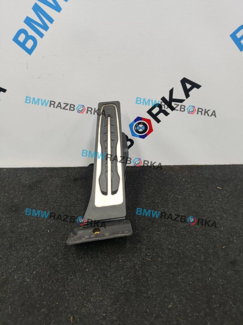 педаль BMW 8 серия G14/G15 G16 2021, 4.0 л., бензин, АКПП, с36, седан, задний привод, 6889824
