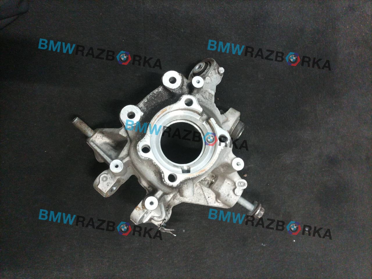 кулак задний правый BMW 8 серия G14/G15 G16 2021, 4.0 л., бензин, АКПП, с36, седан, задний привод, 33306854118, 6854118, 33306854120, 6854120