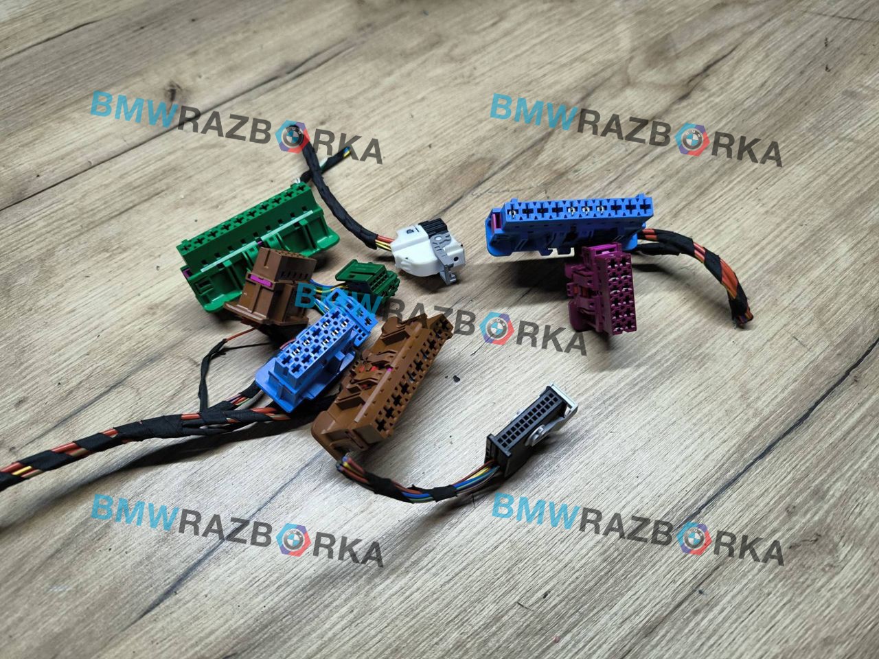 разъем (фишка) проводки BMW X4 M F98 2021, 3.0 л., S58B30A, бензин, АКПП, donington grau (c28), внедорожник 5 дв., полный привод, 9867328, 9867331, 9867330, 6913630, 9329883, 9867335, 9867336, 9867338, 9329879, 9338965