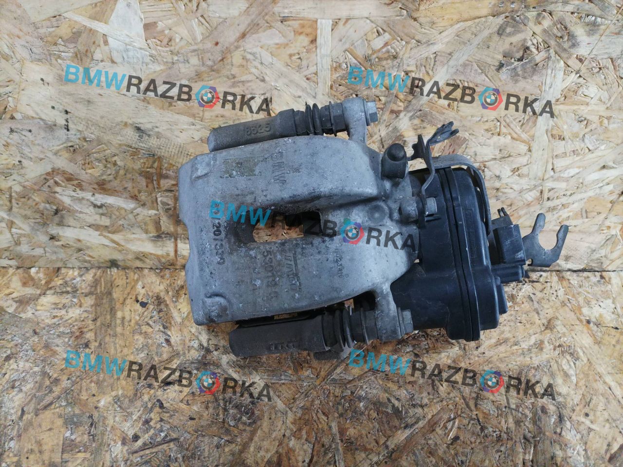 суппорт задний правый BMW X3 G01 2019, 2.0 л., B46 B20 B, бензин, АКПП, 668, внедорожник 5 дв., задний привод