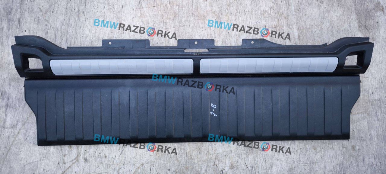 Пластик заднего борта BMW X5 G05 2021, 4.0 л., B58B30C, гибрид, АКПП, 475 black-sapphire metallic, внедорожник 5 дв., полный привод, 6238891