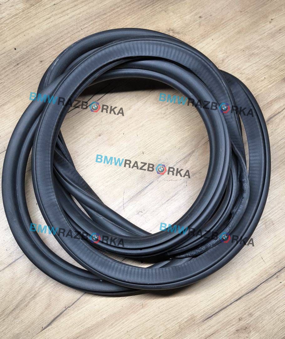уплотнитель двери BMW X5 G05 2021, 4.0 л., B58B30C, гибрид, АКПП, 475 black-sapphire metallic, внедорожник 5 дв., полный привод, 7428678