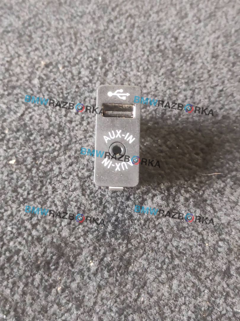 разъем AUX / USB BMW i3 L01 I01 2016, бензин, электро, a300, задний привод, 9266607