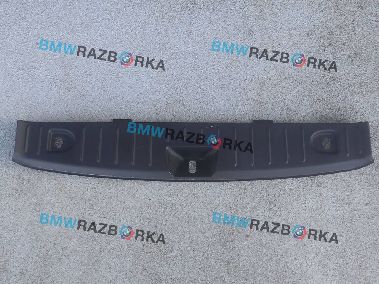 накладка внутренняя на заднюю панель кузова BMW i3 L01 [рестайлинг] I01 2017, электро, c2v, хетчбэк 5 дв., задний привод, правый руль, 51477272383, 7272383, 7325126, 7325125