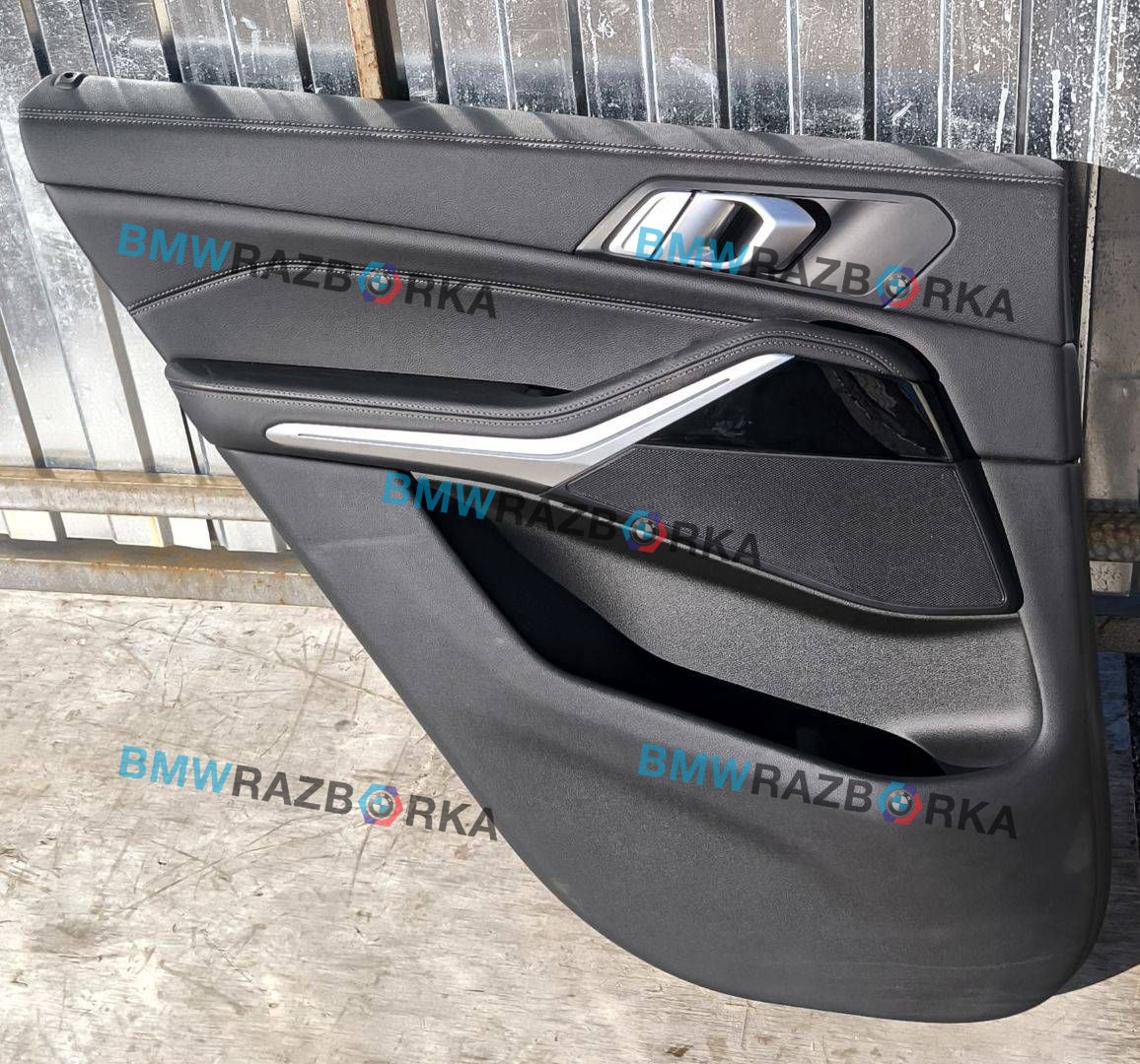 обшивка двери задняя левая BMW X5 G05 2021, 4.0 л., B58B30C, гибрид, АКПП, 475 black-sapphire metallic, внедорожник 5 дв., полный привод