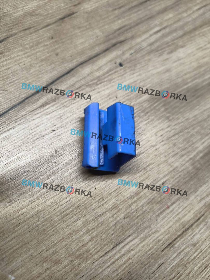 Кронштейн крепления порога BMW 1 серия F40 2020, 2.0 л., B48A20E, бензин, АКПП, белый, хетчбэк 5 дв., полный привод, 7490761