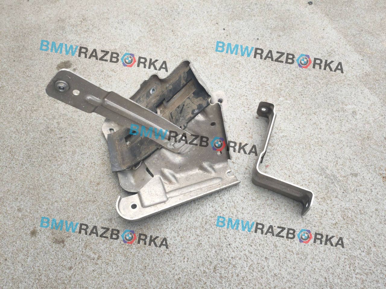 крепление аккумулятора BMW i3 L01 I01 2016, бензин, электро, a300, задний привод, 8602812, 8602817