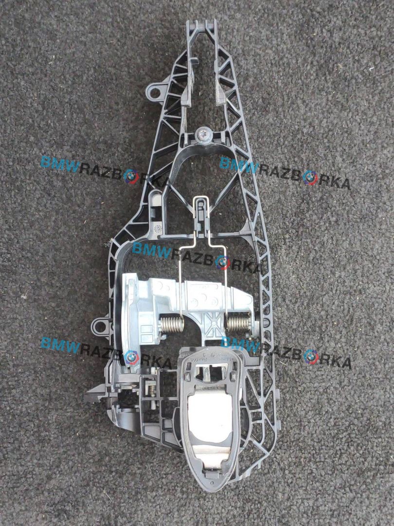 скелет ручки двери передней левой Mini Countryman 2 поколение [рестайлинг] F60 2021, 1.5 л., B38 A15 A, бензин, МКПП, b71, передний привод, 7296457