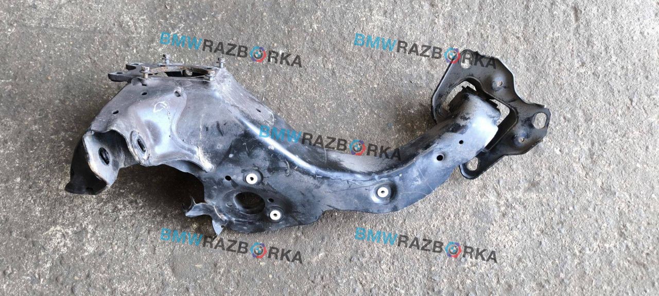 кулак задний правый Mini Countryman 2 поколение [рестайлинг] F60 2021, 1.5 л., B38 A15 A, бензин, МКПП, b71, передний привод
