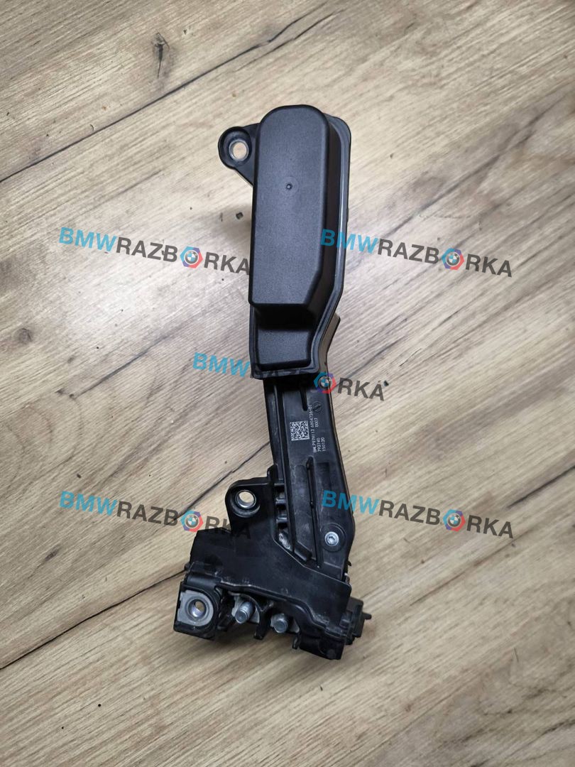 распределитель тока BMW M8 F91/92 F93 2020, 4.4 л., S63 B44 B, бензин, АКПП, седан, полный привод, 6804726