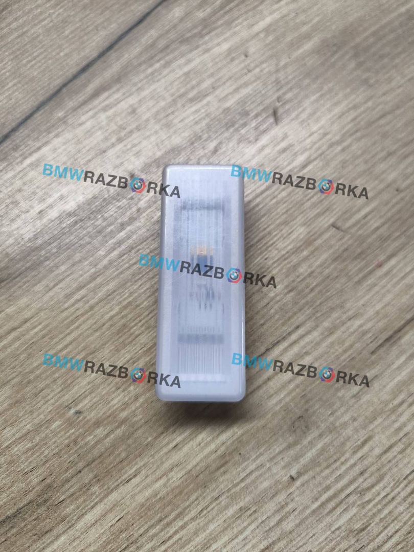 фонарь салона (плафон) BMW M8 F91/92 F93 2020, 4.4 л., S63 B44 B, бензин, АКПП, седан, полный привод, 9458174