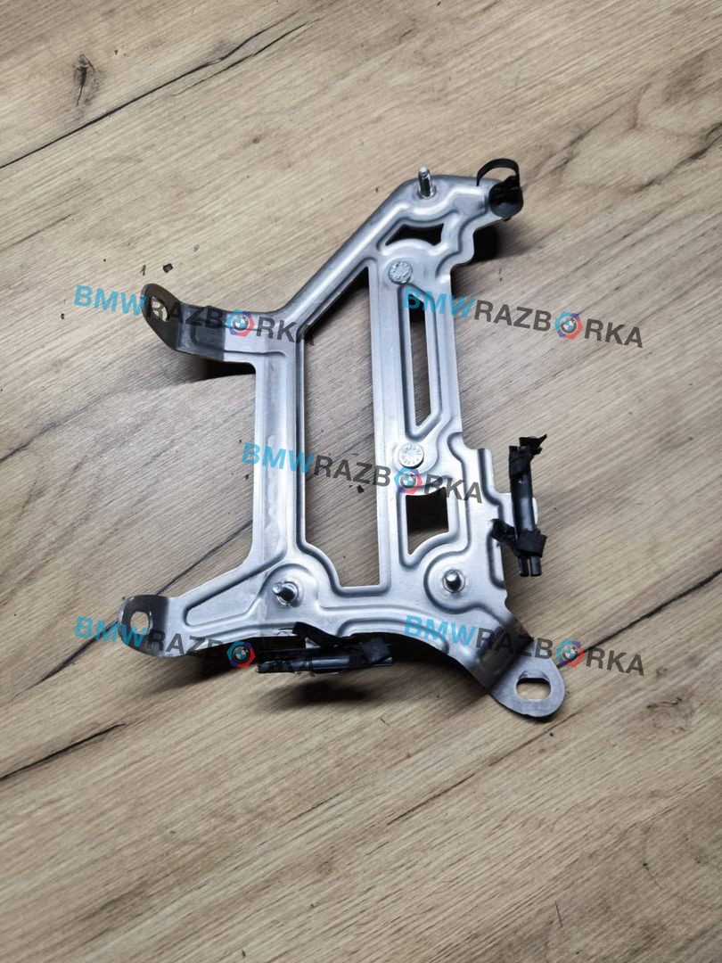 кронштейн блока управления BMW M8 F91/92 F93 2020, 4.4 л., S63 B44 B, бензин, АКПП, седан, полный привод, 65159865421, 61159865421, 9865421