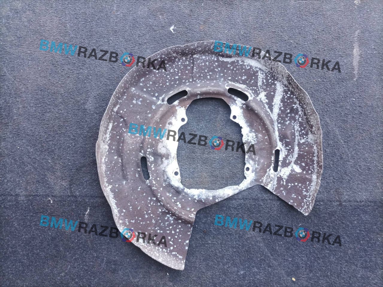 защитный кожух тормозного механизма BMW 7 серия F01/F02 F01 2009, 3.0 л., N57 D30 A, дизель, АКПП, задний привод, 6775267