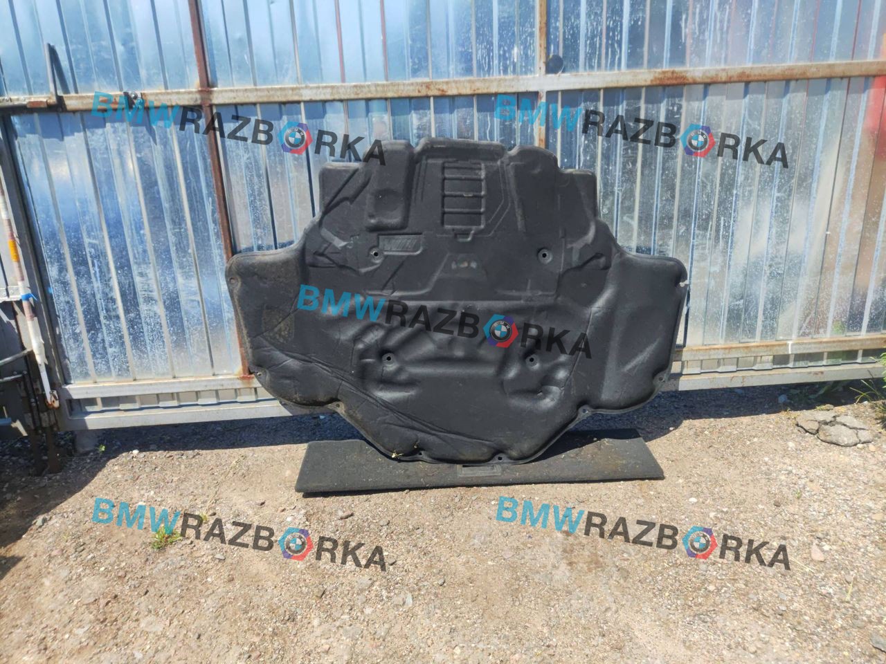 шумоизоляция капота BMW M8 F91/92 F93 2020, 4.4 л., S63 B44 B, бензин, АКПП, седан, полный привод