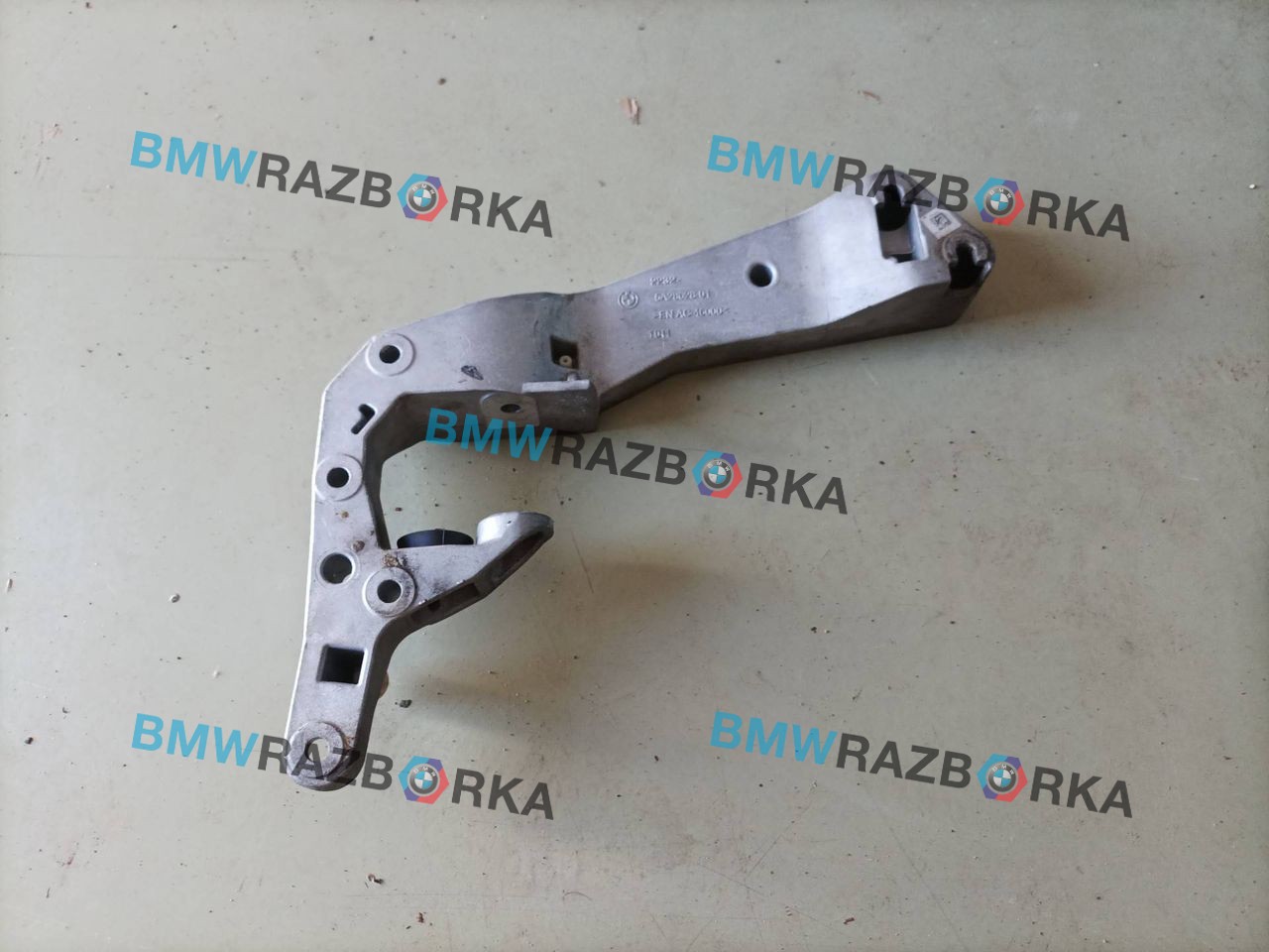 кронштейн раздаточной коробки BMW XM G09 G09 2023, 4.4 л., S68B44, бензин, электро, АКПП, 475, внедорожник 5 дв., полный привод, 5A28628