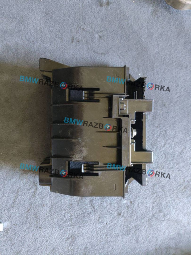 кожух аккумулятора BMW XM G09 G09 2023, 4.4 л., S68B44, бензин, электро, АКПП, 475, внедорожник 5 дв., полный привод, 61219433960, 9433960