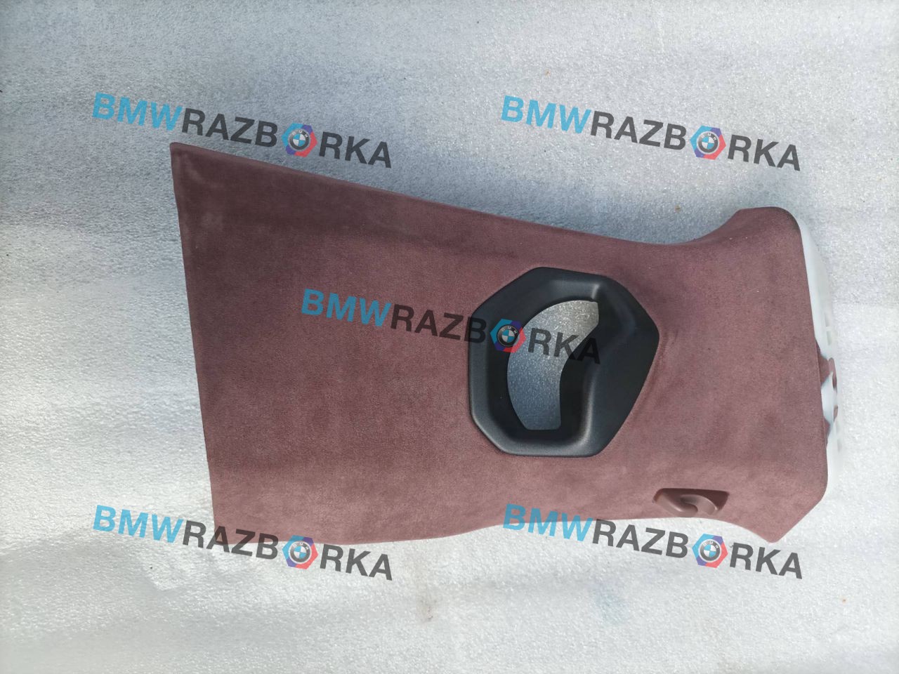 обшивка стойки центральной правой BMW XM G09 G09 2023, 4.4 л., S68B44, бензин, электро, АКПП, 475, внедорожник 5 дв., полный привод, 9873530