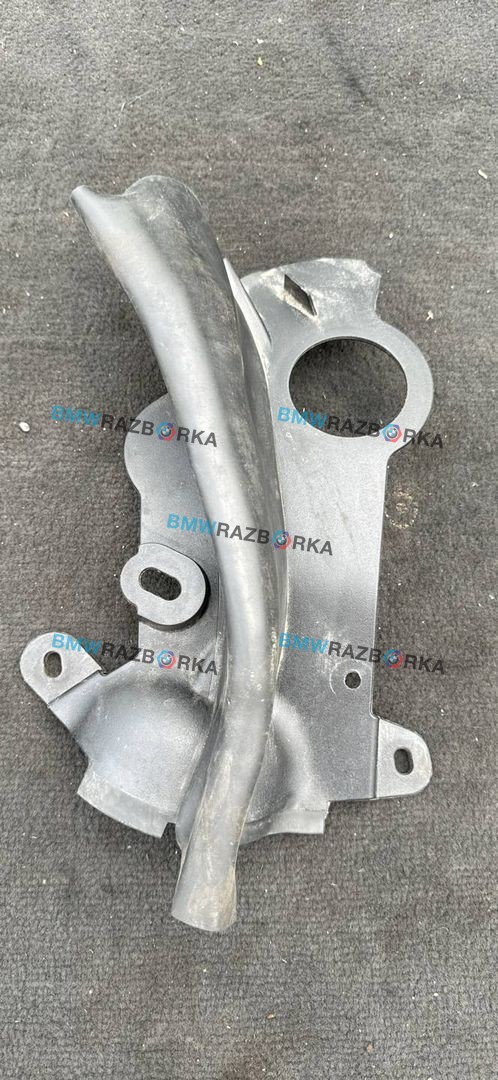 уплотнитель подкапотного пространства BMW M8 F91/92 F93 2020, 4.4 л., S63 B44 B, бензин, АКПП, седан, полный привод, 7349602
