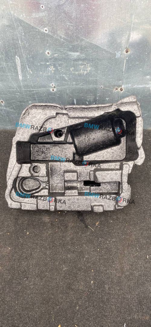 пенопласт багажного отделения BMW M8 F91/92 F93 2020, 4.4 л., S63 B44 B, бензин, АКПП, седан, полный привод
