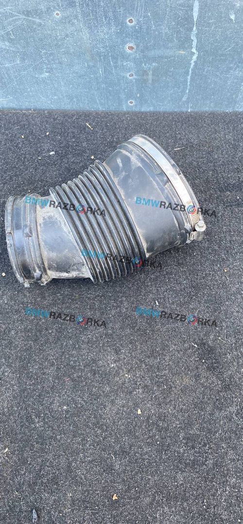 патрубок воздушного фильтра BMW M8 F91/92 F93 2020, 4.4 л., S63 B44 B, бензин, АКПП, седан, полный привод, 13717852383, 7852383