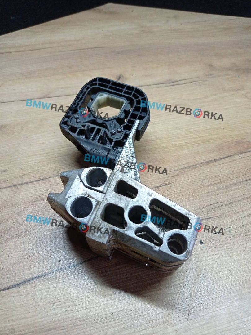 кронштейн радиатора BMW X1 U11 2023, 2.0 л., бензин, АКПП, 475, внедорожник 5 дв., полный привод, 4A239D3
