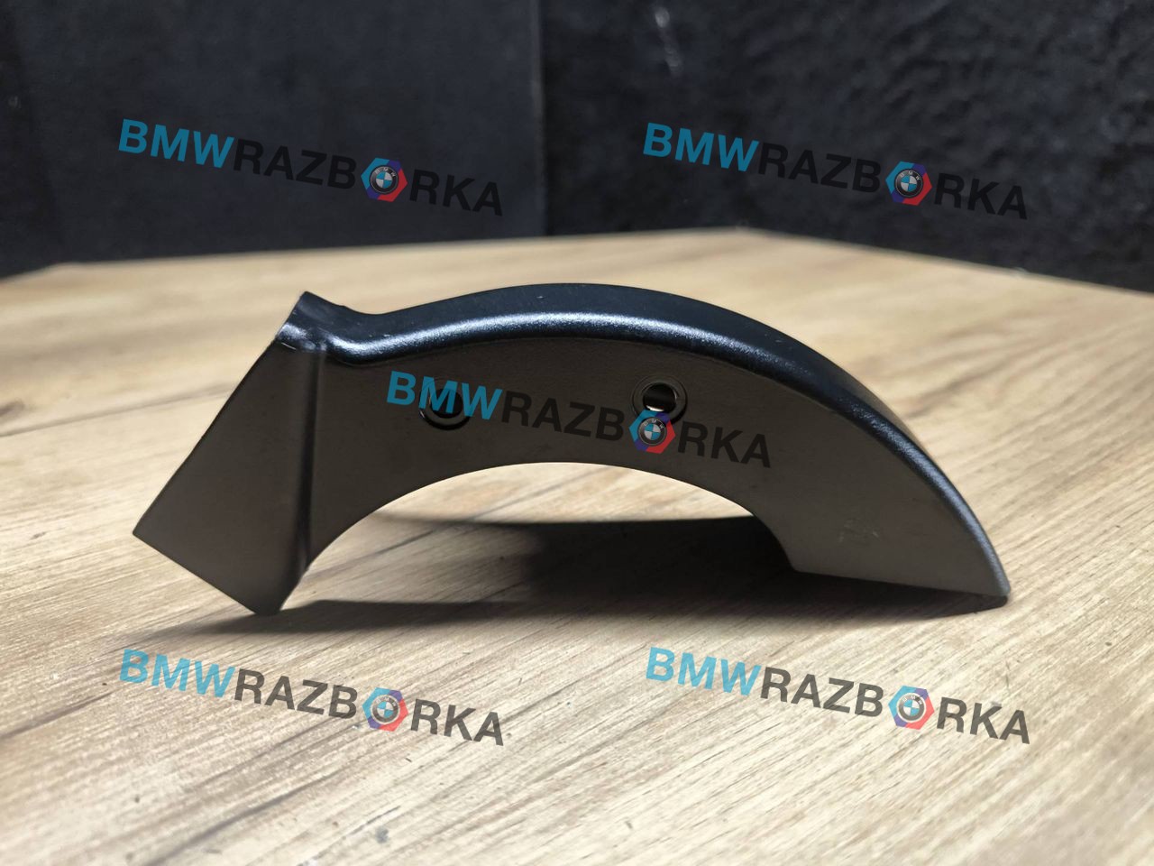 накладка на петлю багажника левая BMW X3 G01 [рестайлинг] G01 2022, 4.0 л., дизель, АКПП, внедорожник 5 дв., полный привод, 7403757