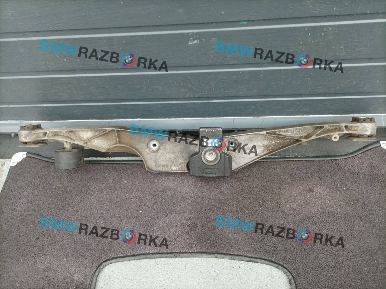 кронштейн редуктора BMW 1 серия F40 2020, 2.0 л., B48A20E, бензин, c3n, полный привод, 33366852896, 6852896