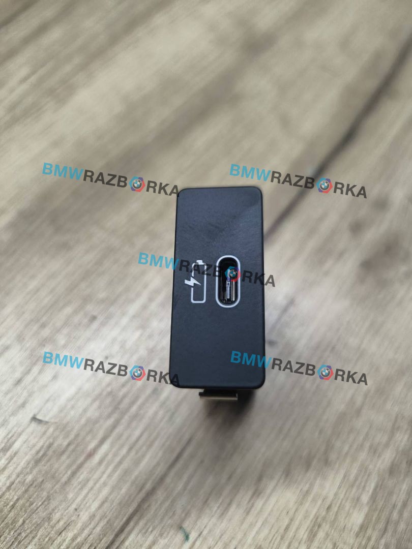 разъем AUX / USB BMW M2 G87 2023, 3.0 л., S58B30A, бензин, АКПП, купе, задний привод, 84105A84161, 5A84161