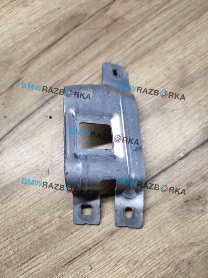 кронштейн усилителя переднего бампера нижний BMW M2 G87 2023, 3.0 л., S58B30A, бензин, АКПП, купе, задний привод, 7422223, 51117422223