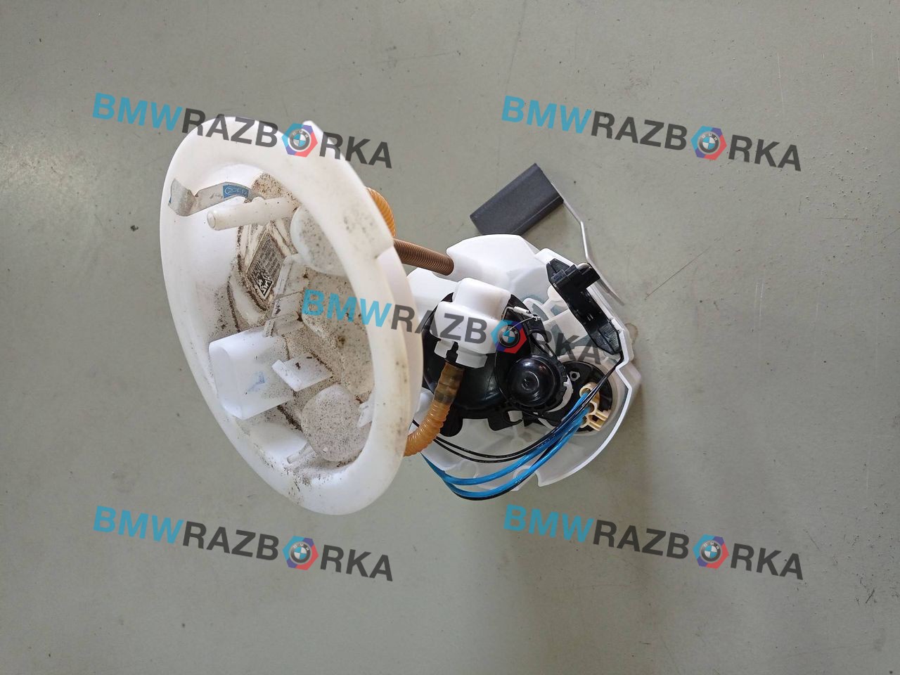 колба в бак BMW 1 серия F40 2020, 2.0 л., B48A20E, бензин, c3n, полный привод, 7300472, 021935047208, 7301765