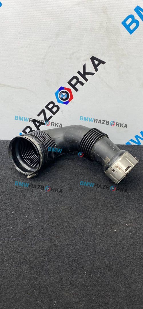 патрубок турбины BMW M4 G82/G83 G82 2022, 3.0 л., S58B30A, бензин, c4p, купе, задний привод, 13718095812, 8095812