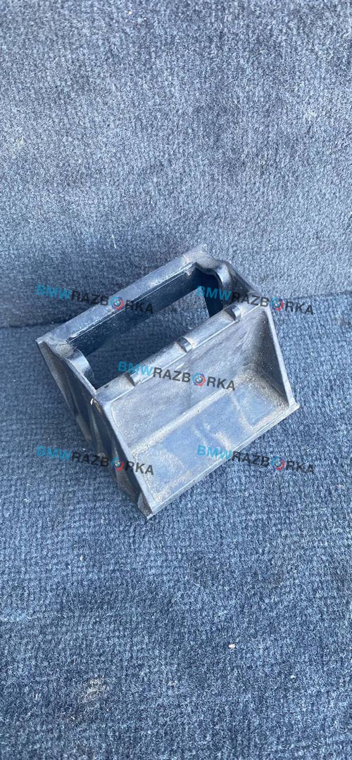 кронштейн радиатора BMW X5 F15 2014, 4.0 л., дизель, АКПП, rubinschwarz metallic (x03), внедорожник 5 дв., полный привод, 7533537