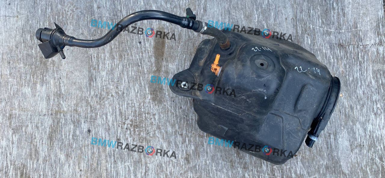 бак AdBlue (мочевины) BMW X5 F15 2014, 4.0 л., дизель, АКПП, rubinschwarz metallic (x03), внедорожник 5 дв., полный привод, 7295653