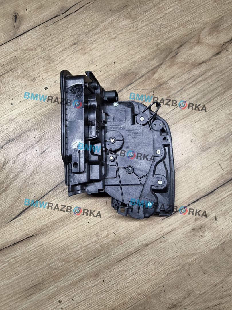 замок двери задней правой BMW 5 серия G30/G31 2018, 2.0 л., бензин, АКПП, универсал, правый руль, 51227477698, 7477698