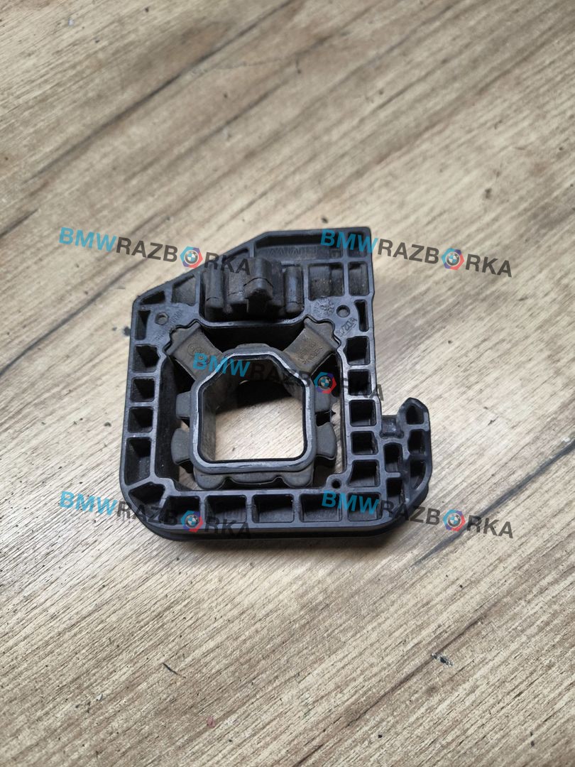 кронштейн радиатора BMW X6 G06 2020, 3.0 л., B57 D30 A, дизель, АКПП, внедорожник 5 дв., полный привод, 8642753