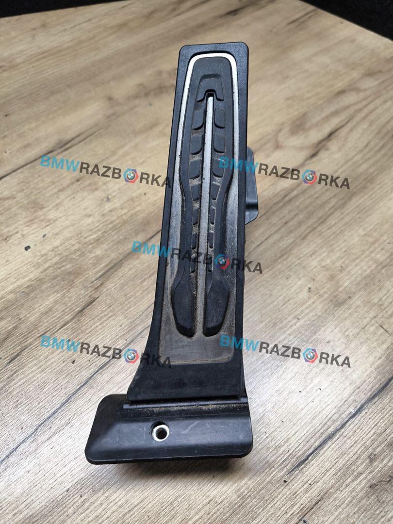 педаль BMW X6 G06 2020, 3.0 л., B57 D30 A, дизель, АКПП, внедорожник 5 дв., полный привод, 35426871053, 6871053