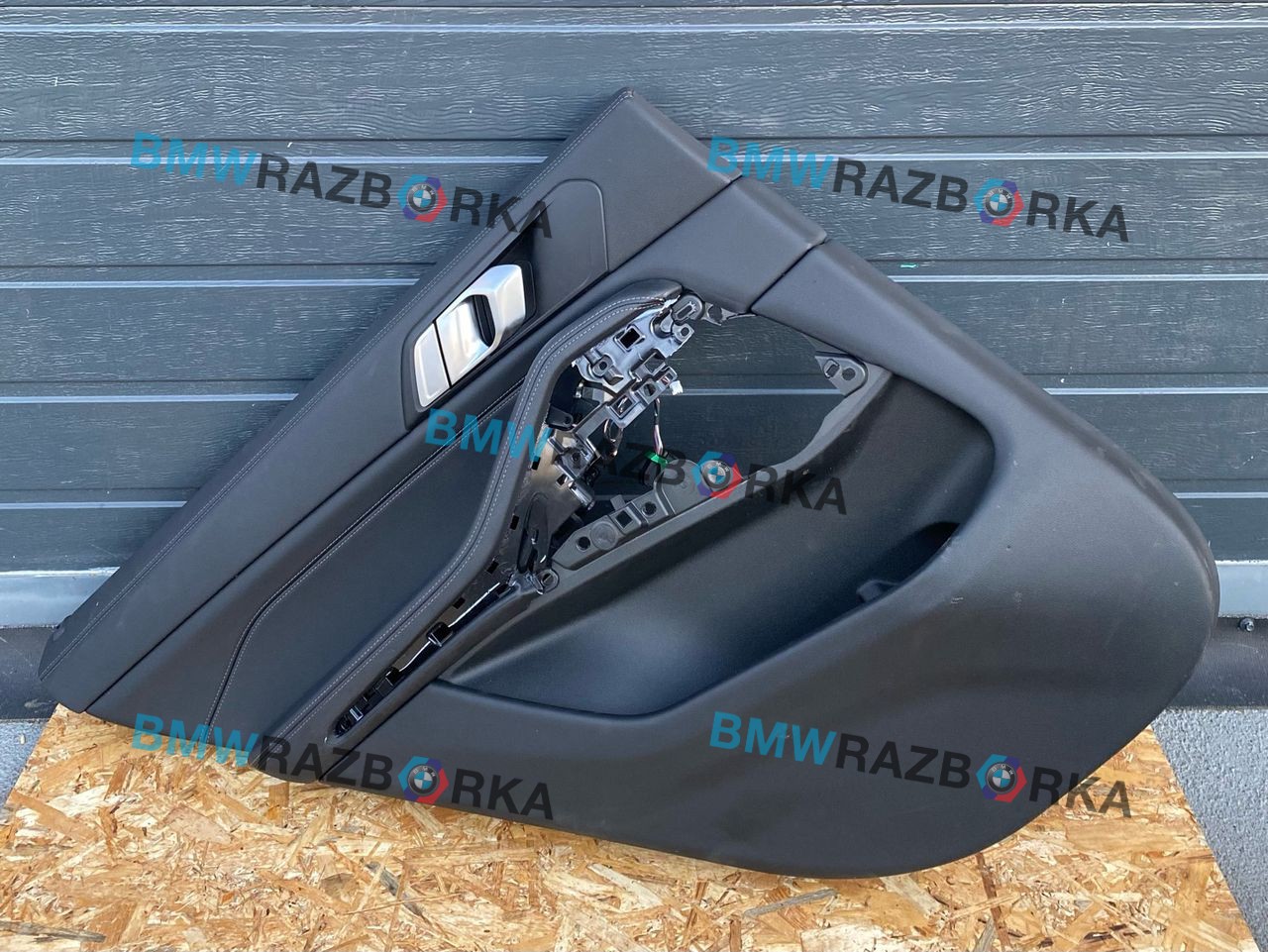 обшивка двери задняя левая BMW X5 G05 2022, 3.0 л., B57 D30 B, дизель, 416, внедорожник 5 дв., полный привод