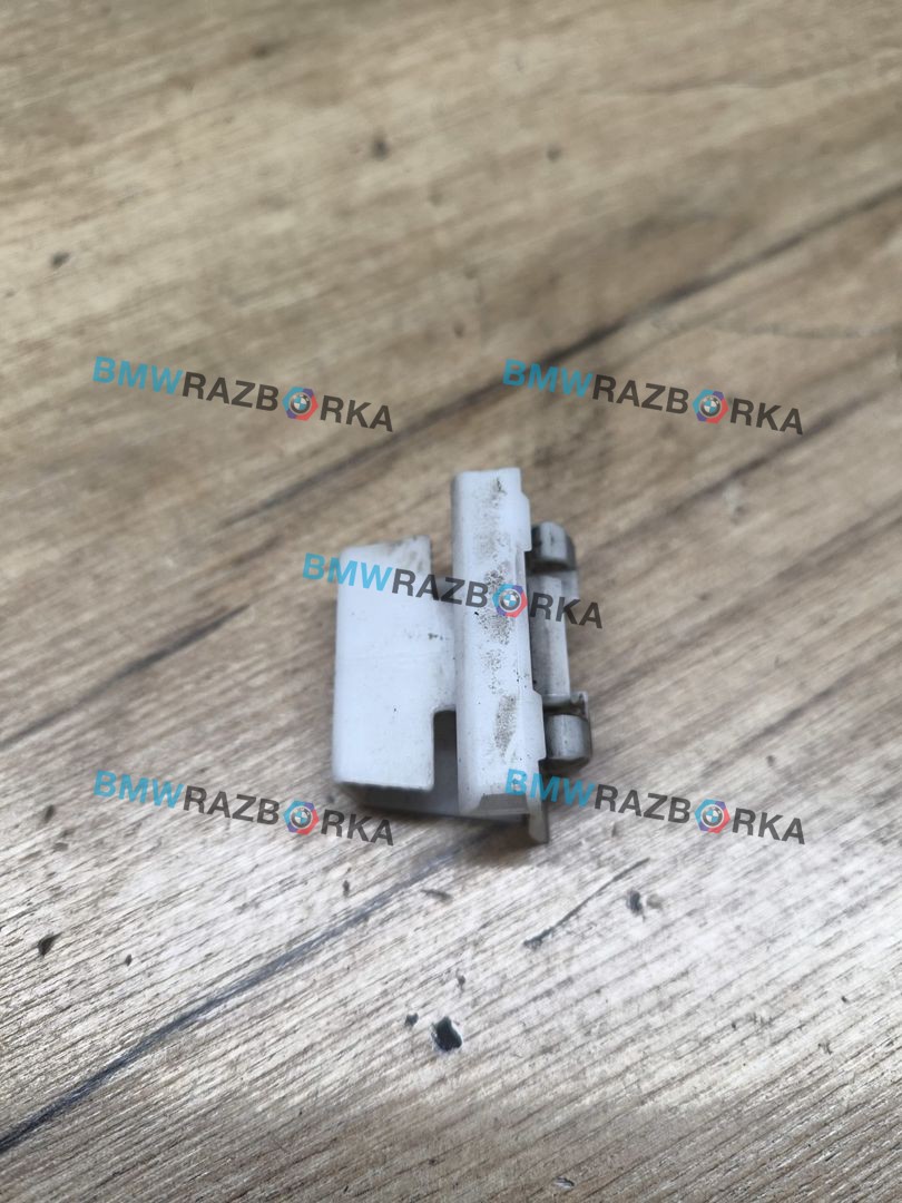 Кронштейн крепления порога BMW 1 серия F40 2020, 2.0 л., B48A20E, бензин, АКПП, хетчбэк 5 дв., 7461380, 51777461380
