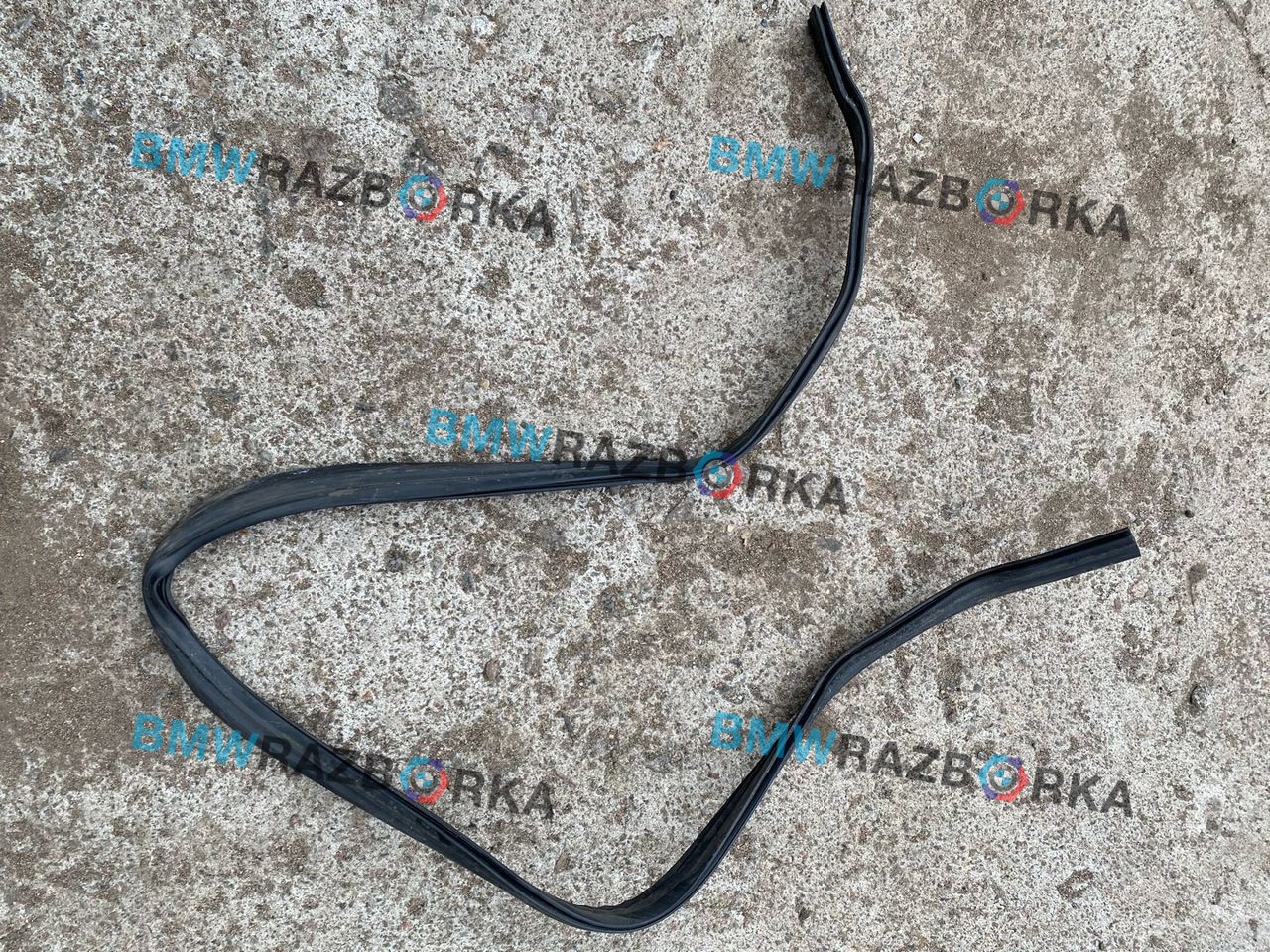 уплотнитель подкапотного пространства Mercedes-Benz Sprinter W907/W910 W907 2020, 2.2 л., OM651 DE22LA, дизель, 6МКПП, 9147, микроавтобус, задний привод, правый руль, 9108871100, A9108871100