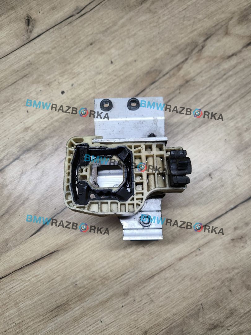 кронштейн радиатора BMW 8 серия G14/G15 G15 2019, 4.0 л., дизель, купе, полный привод, 7357216